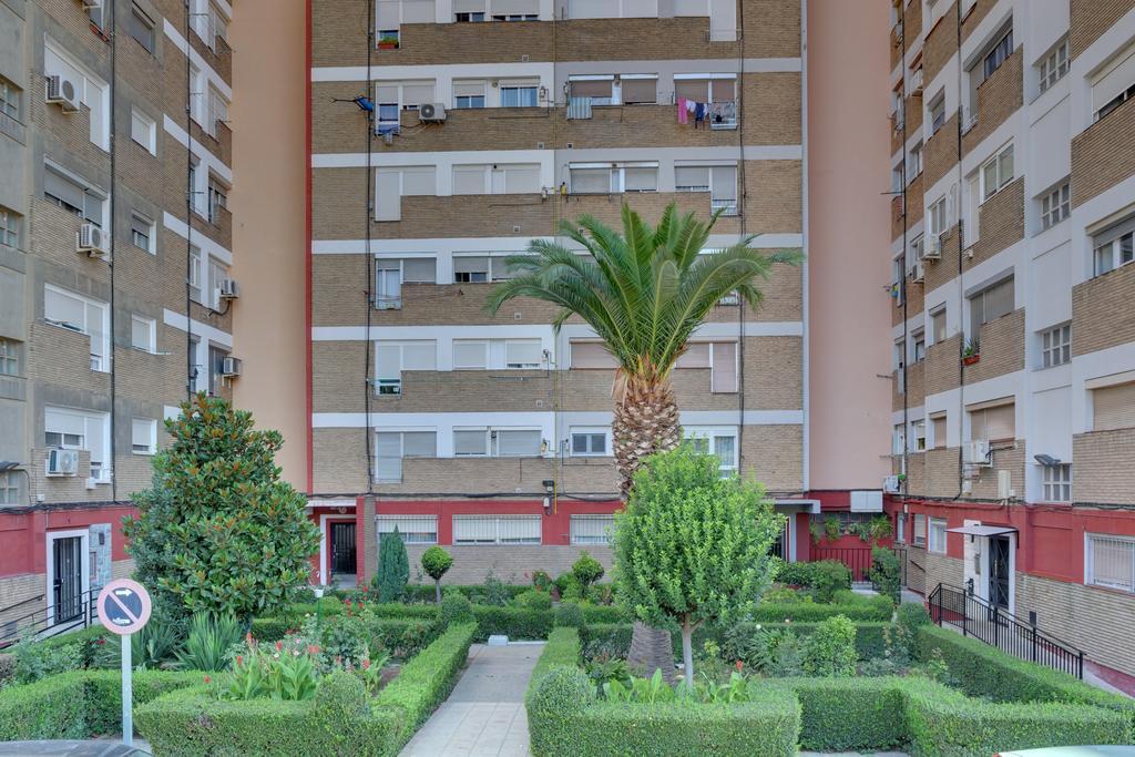 Apartamentos San Lazaro Zaragoza Eksteriør billede